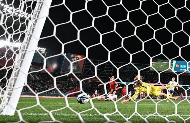 B-sports官网-差点淘汰美国女足 葡萄牙女足出线路被门柱挡住！