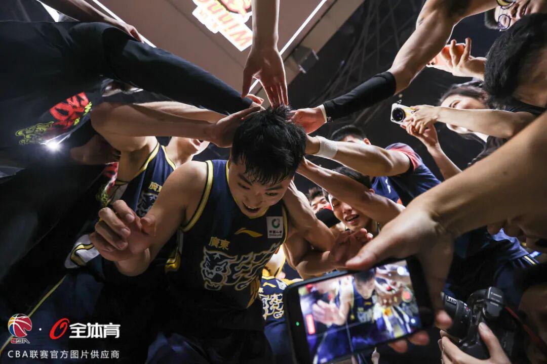 必一运动官方网站-加时绝杀！广东主场19记三分杀回北京